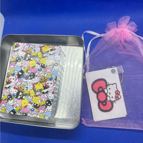 Hello Kitty cards and keychain - Picture 7 of 7